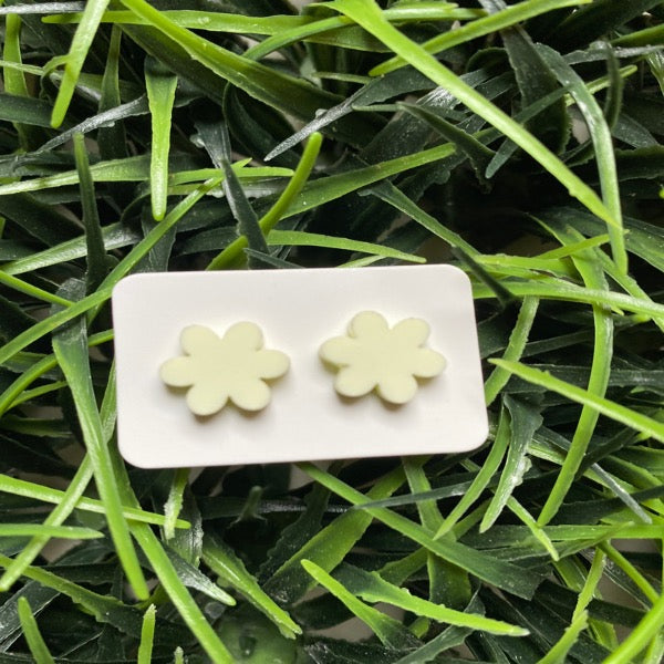 Light Yellow Daisy Earrings